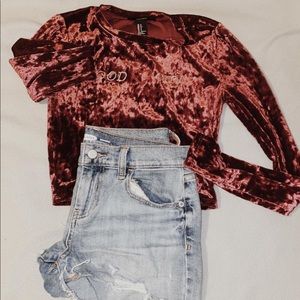 Super cute F21 shirt very stretchy worn once